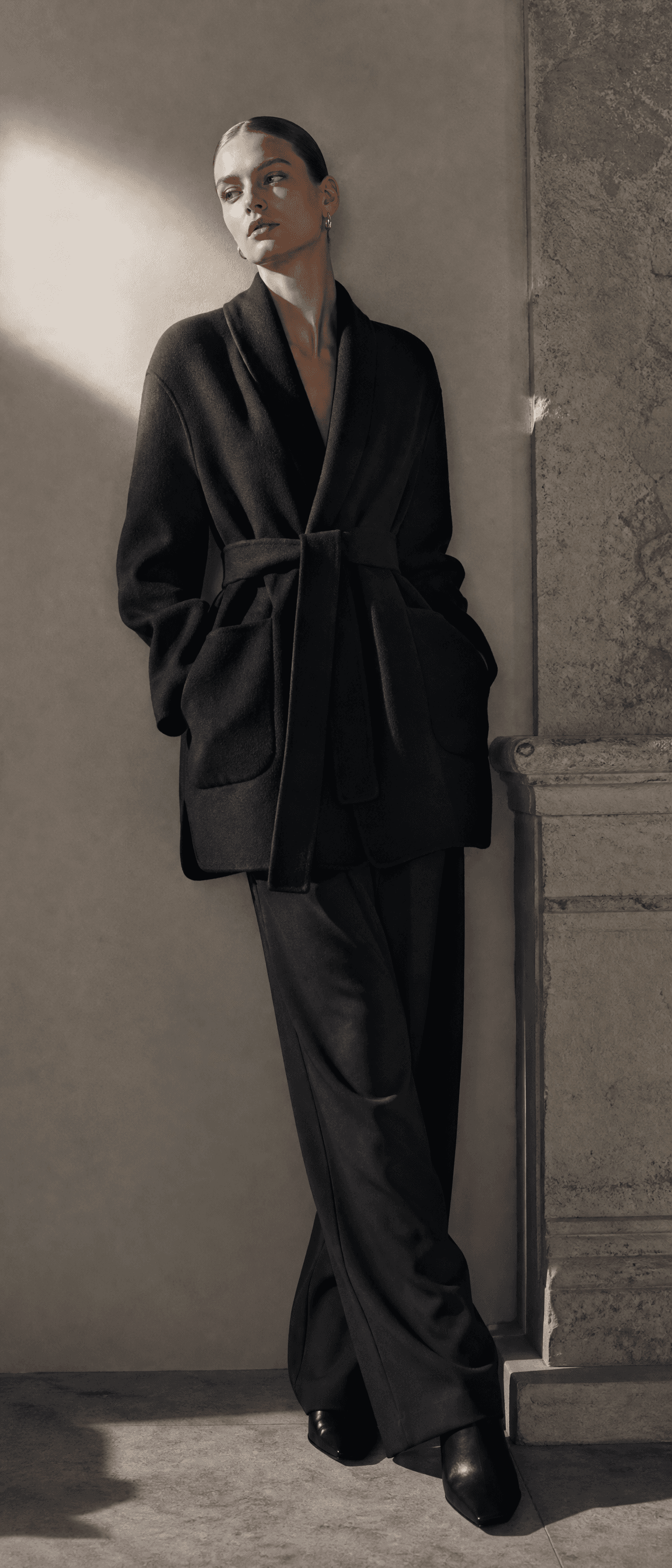 Nocturne Column Cashmere Coat - Black